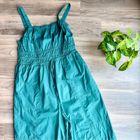 Universal Thread Green Hue Smocked Waist Wide-Leg Cropped Jumpsuit Size XL - Picture 3 of 16